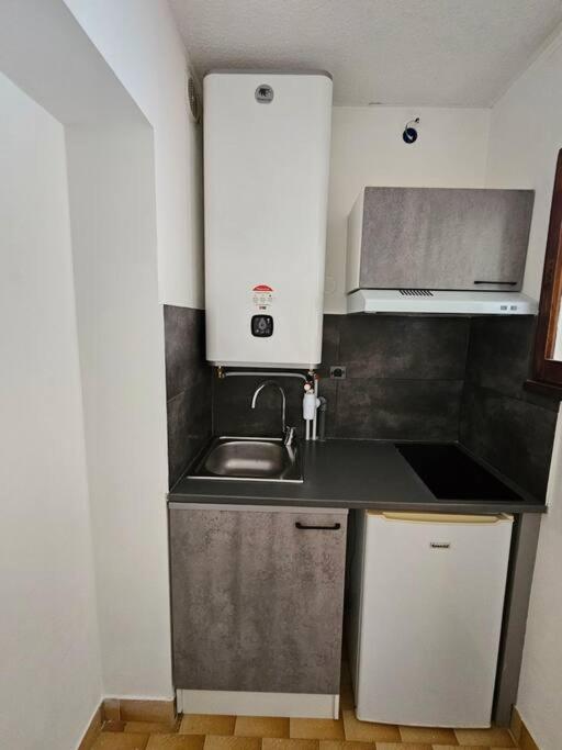 Studio Cabine Clim Wifi Parking Draps - 1 Etoile - Self Check-In Possible La Grande Motte Exterior photo